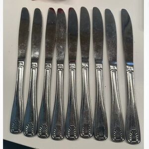 (24) Knives Winco Dinner Knife with 18/0 Stainless Grade Toulouse Pattern